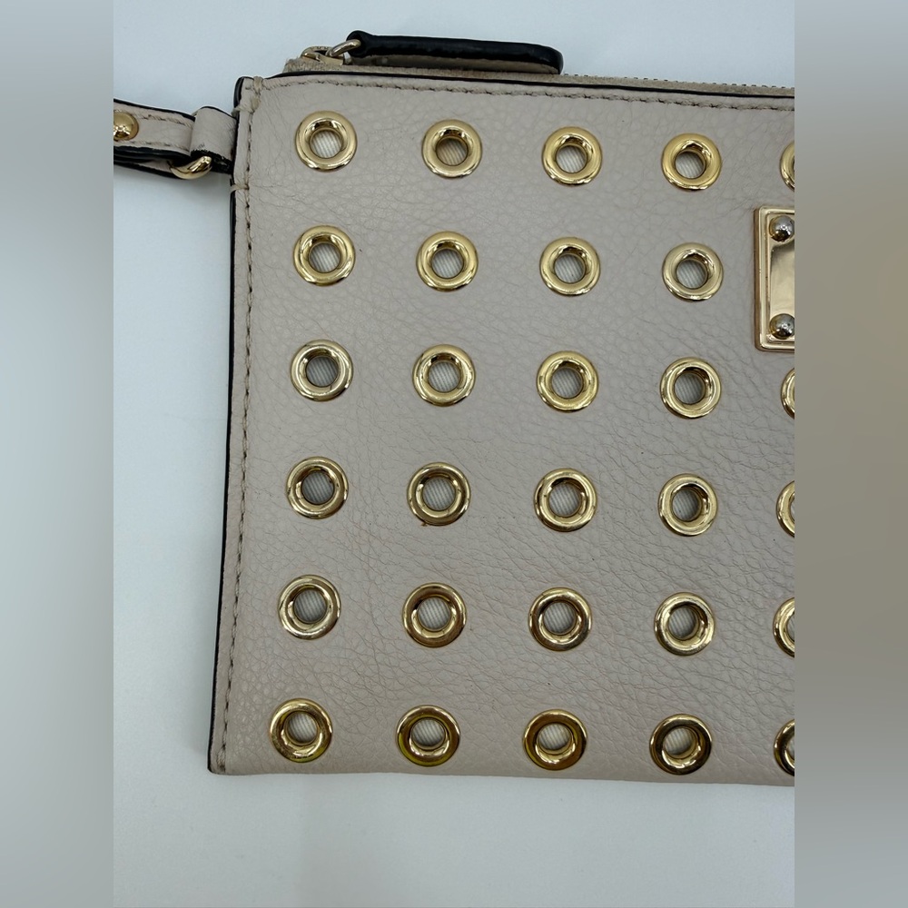 Michael Kors Studded Wristlet Clutch Beige Leather Gold Grommet Zip Pouch Wallet - Picture 7 of 16